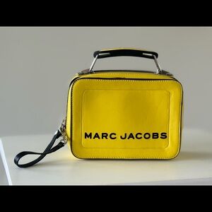 Marc Jacobs purse.Three different way to wear it.